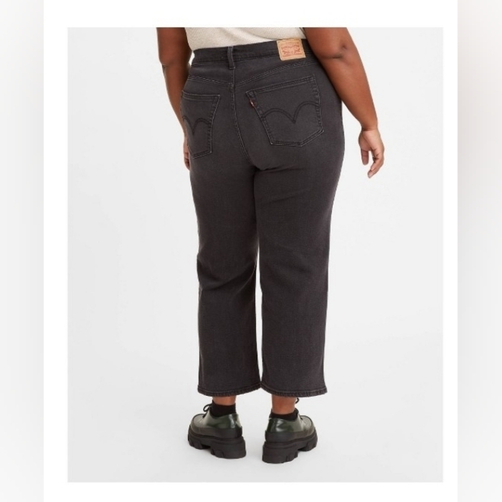 Levi's Wedgie Straight A High-Rise Snug Through the Hip And Thigh Cut & Dry - Picture 3 of 8